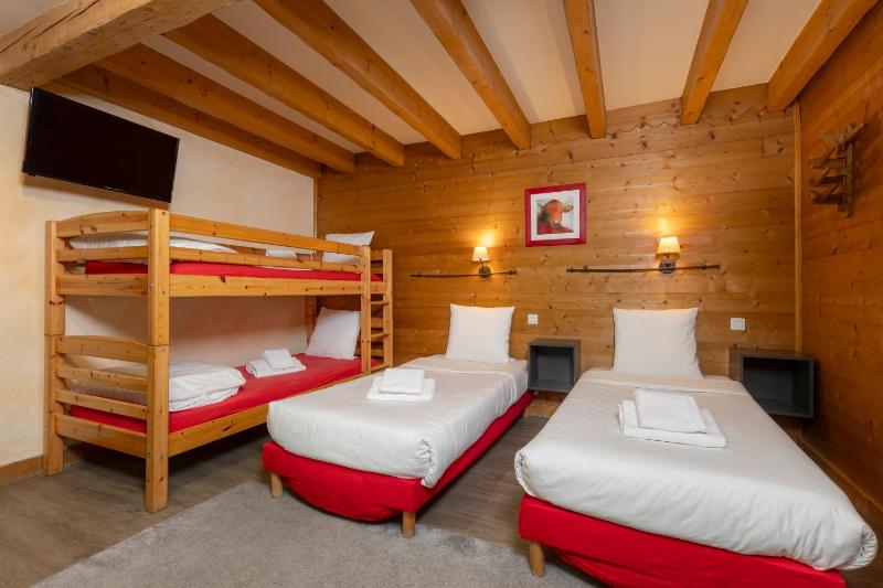 Quadruple Room with Balcony Mont Blanc side image 1