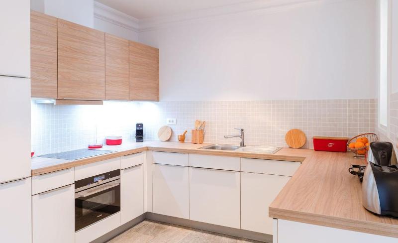 Luxury Three Bedroom Residence Sea View image 1