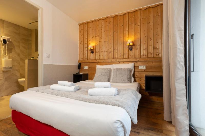 Double room with Balcony Mont Blanc side image 1
