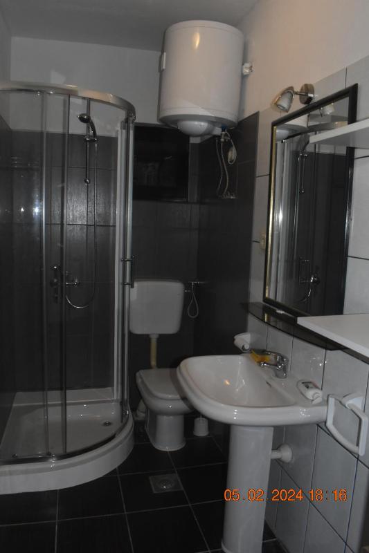 Comfort One-Bedroom Apartment with Balcony image 3