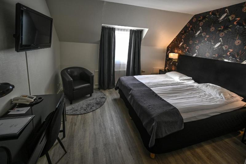 Budget Double Room image 1