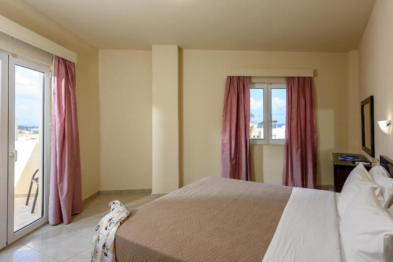 One Bedroom Apartment with Sea View image 1