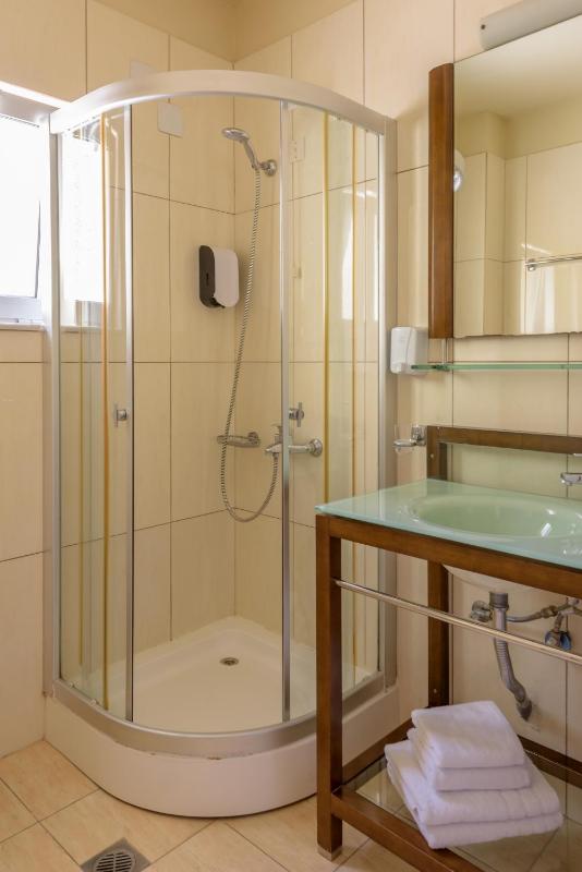 Two-Bedroom Apartment with Garden View image 4