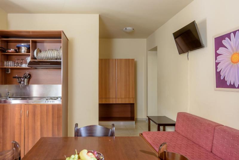Two-Bedroom Apartment with Garden View image 3
