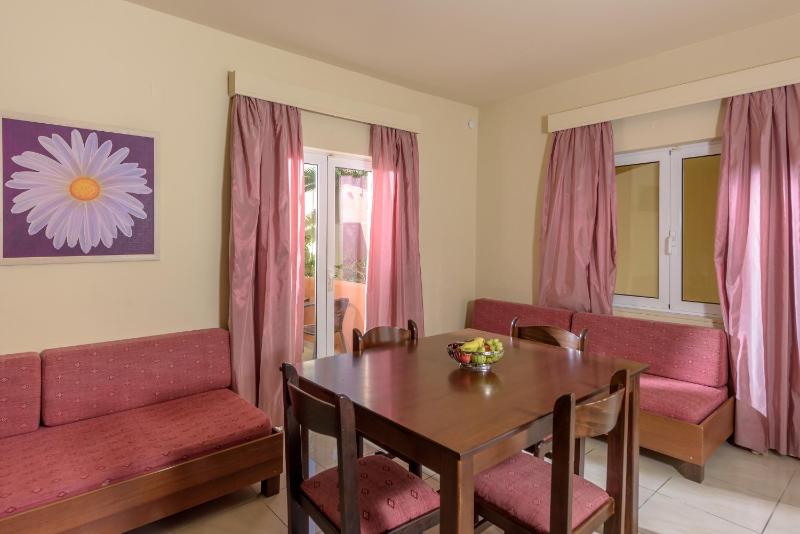 Two-Bedroom Apartment with Garden View image 2