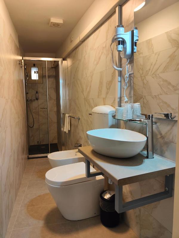 Triple Room image 2