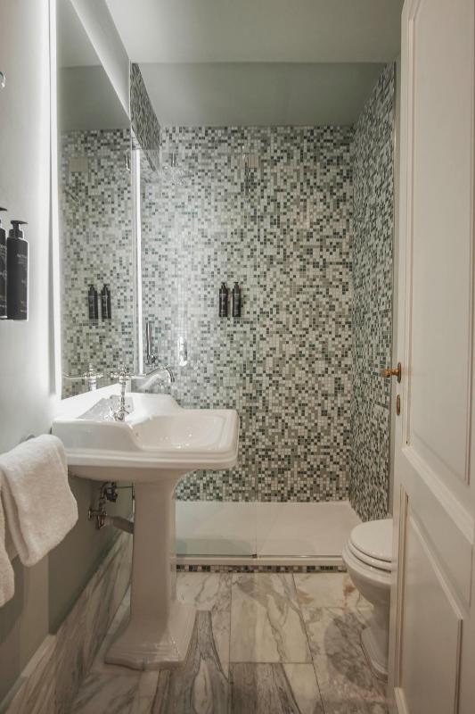 Quadruple Room image 3