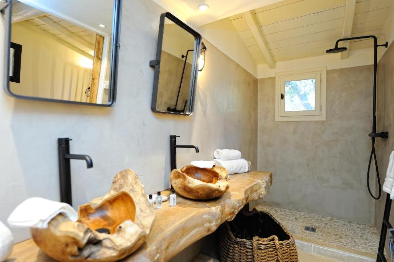 Two-Bedroom Villa with Private Pool - Carataggia image 2