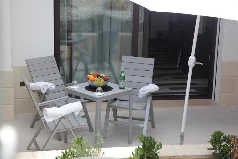 Triple Room with Terrace image 4