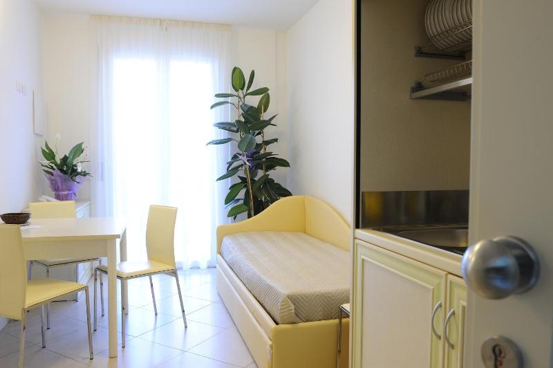 One-Bedroom Apartment image 3