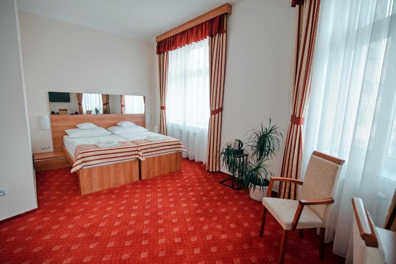 Deluxe Double Room image 1