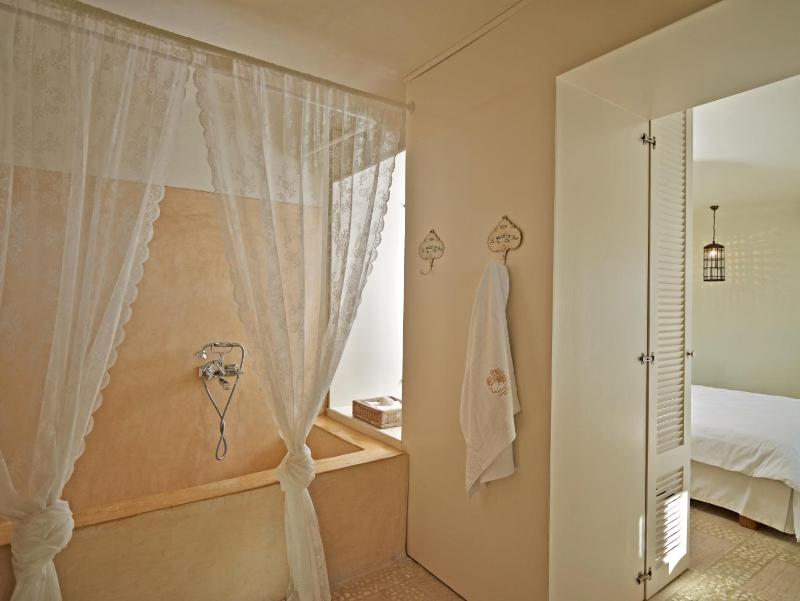 Exclusive Suite with Mini Pool image 4