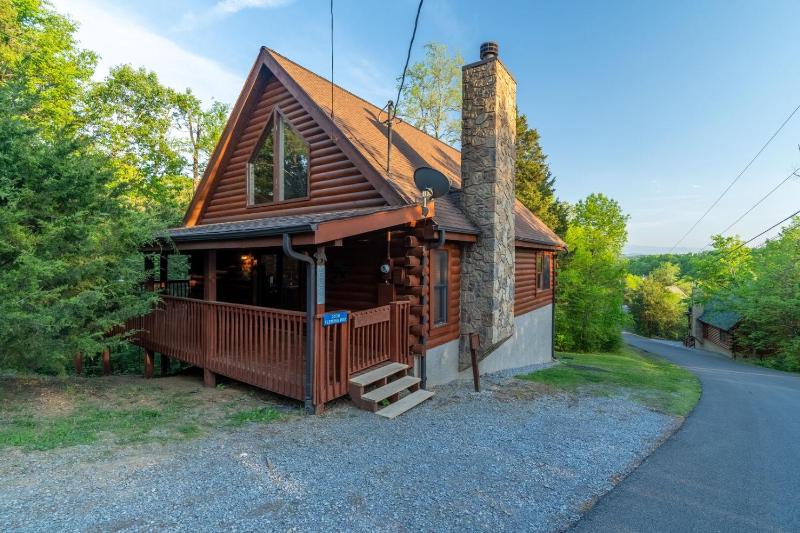 Bear Necessities cabin - image 18