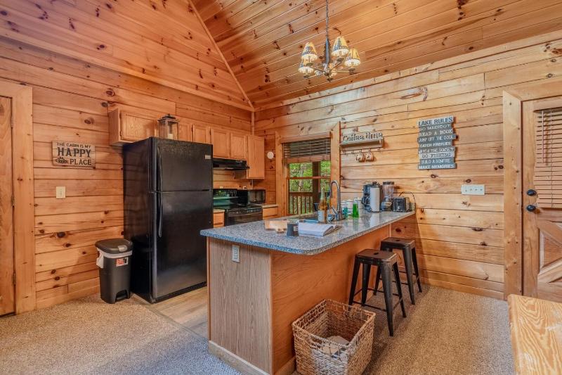 Bear Necessities cabin - image 31