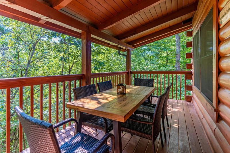 Bear Necessities cabin - image 7