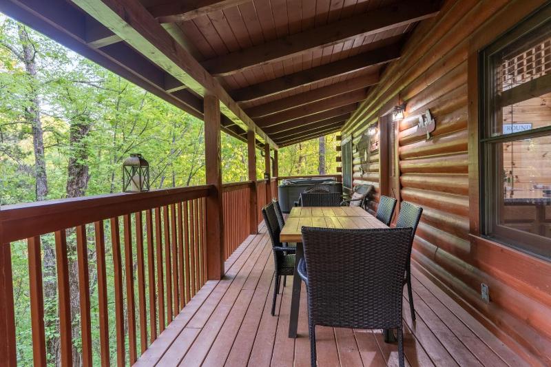Bear Necessities cabin - image 24