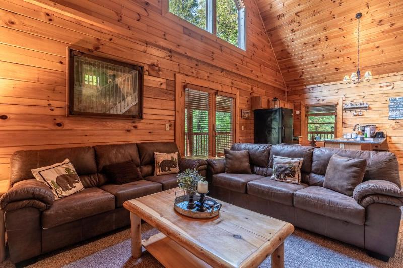 Bear Necessities cabin - image 13
