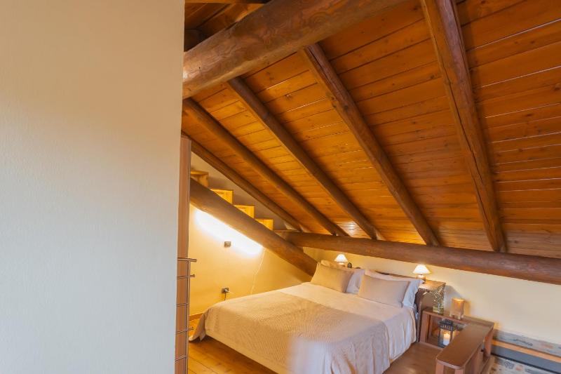 Casa Giovio Elegant Historic Residence in the heart of Como - image 3