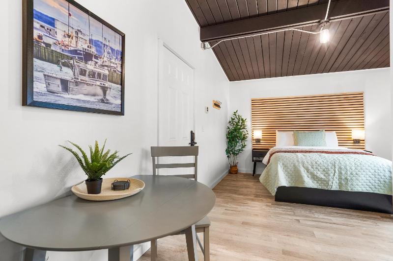 Double Room image 1