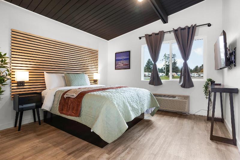Double Room image 3