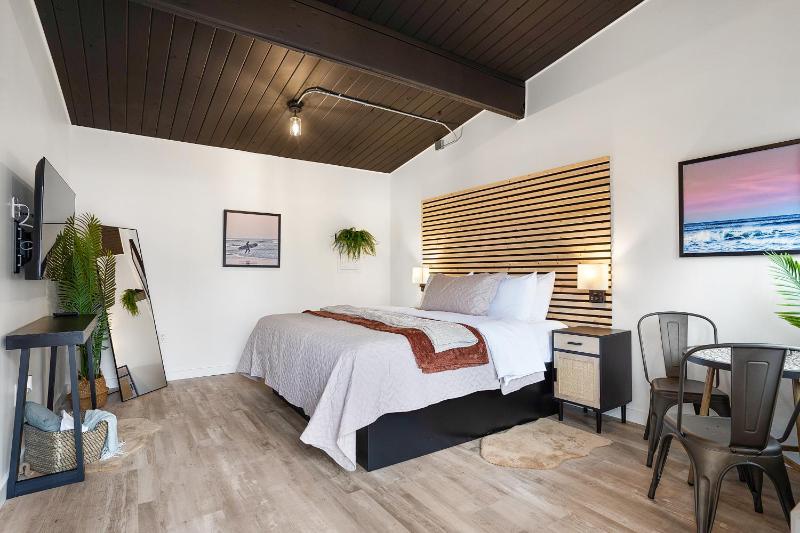 King Room image 2