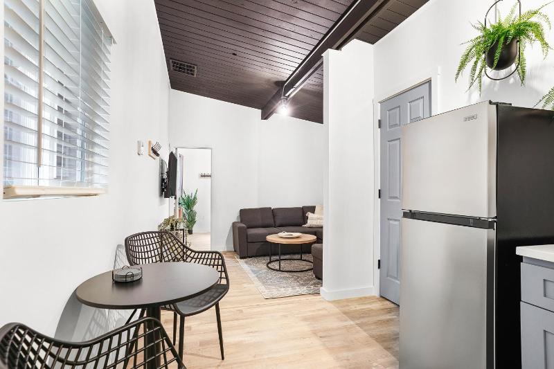 One-Bedroom Suite image 4