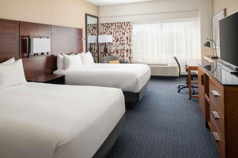 Double Room with Two Double Beds image 2