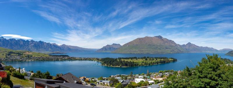 Highlands Lodge- Free Parking- BBQ- AC- Lake Views - image 18