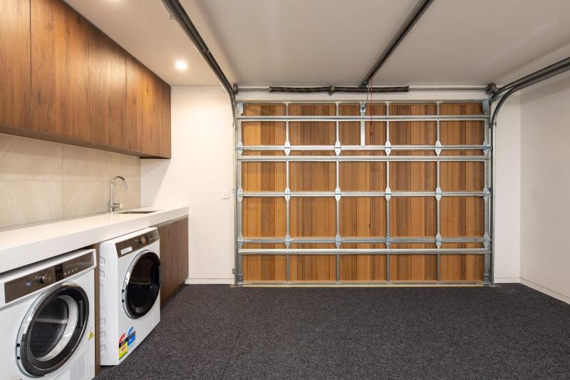 Lakehouse 1- Free Parking- Walk To Town- Air Con - image 13
