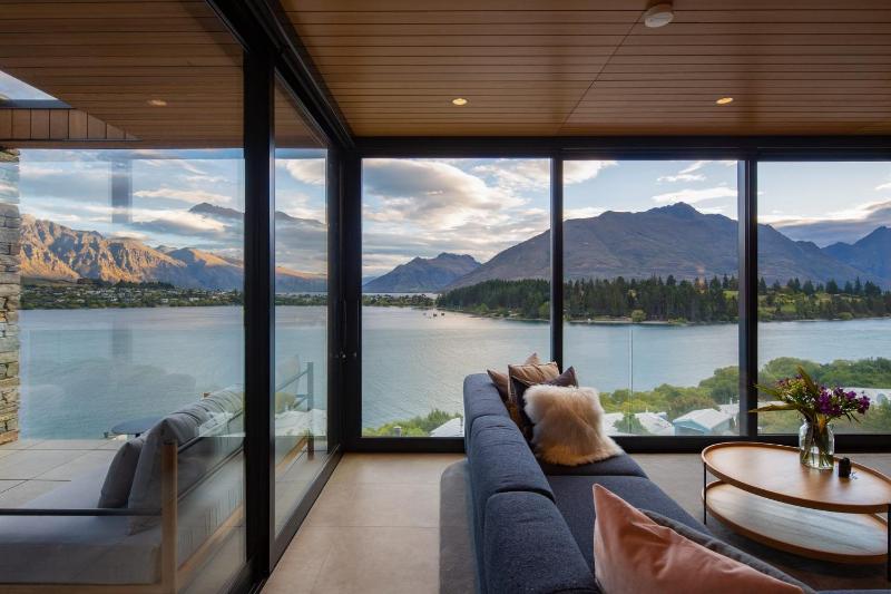 Lakehouse 2- Free Parking- Walk To Town- Air Con - image 30