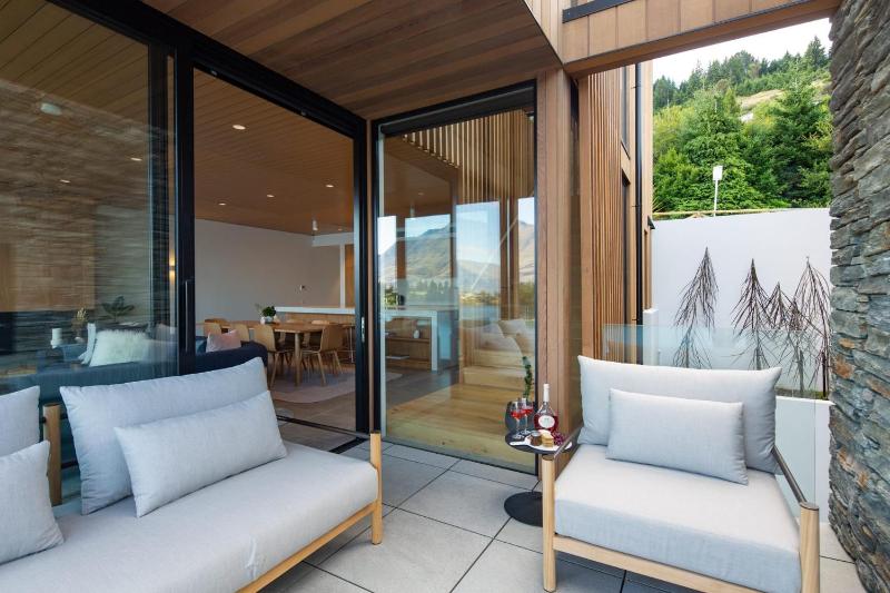 Lakehouse 2- Free Parking- Walk To Town- Air Con - image 34