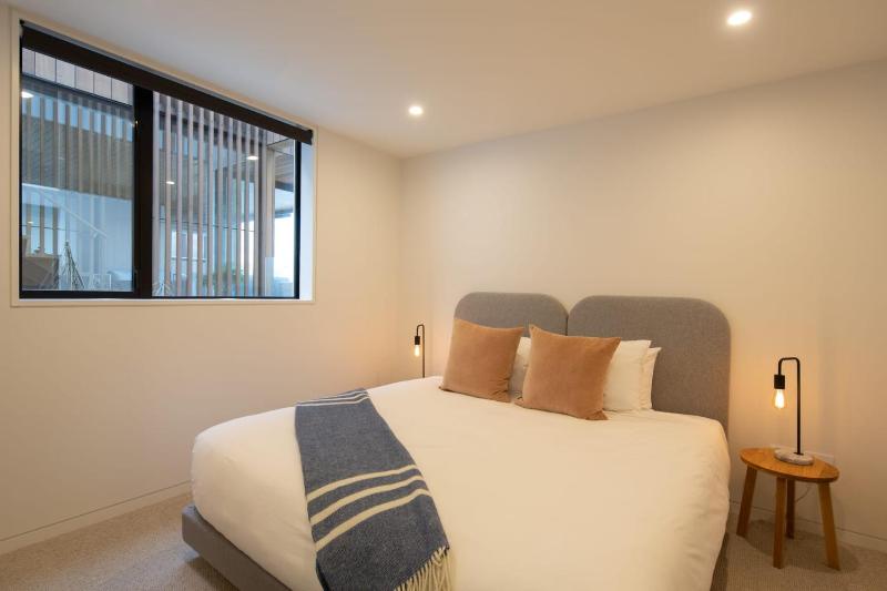 Lakehouse 2- Free Parking- Walk To Town- Air Con - image 15