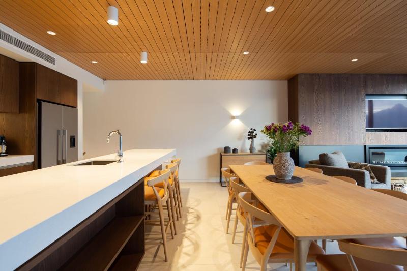 Lakehouse 3- Free Parking- Walk To Town- Air Con - image 40