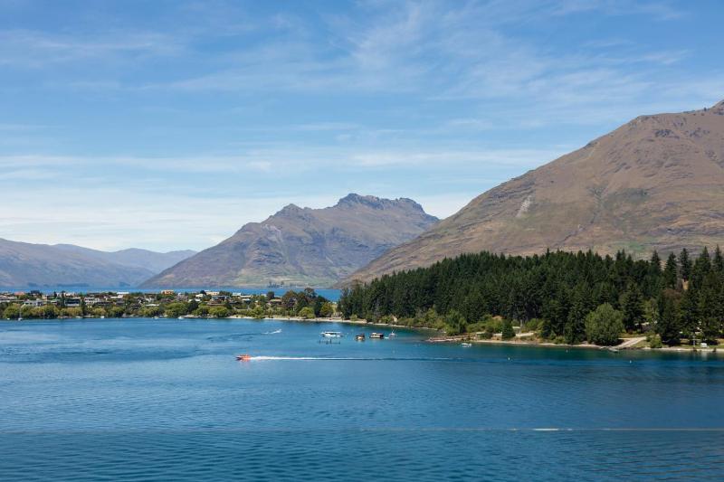 Lakehouse 3- Free Parking- Walk To Town- Air Con - image 30