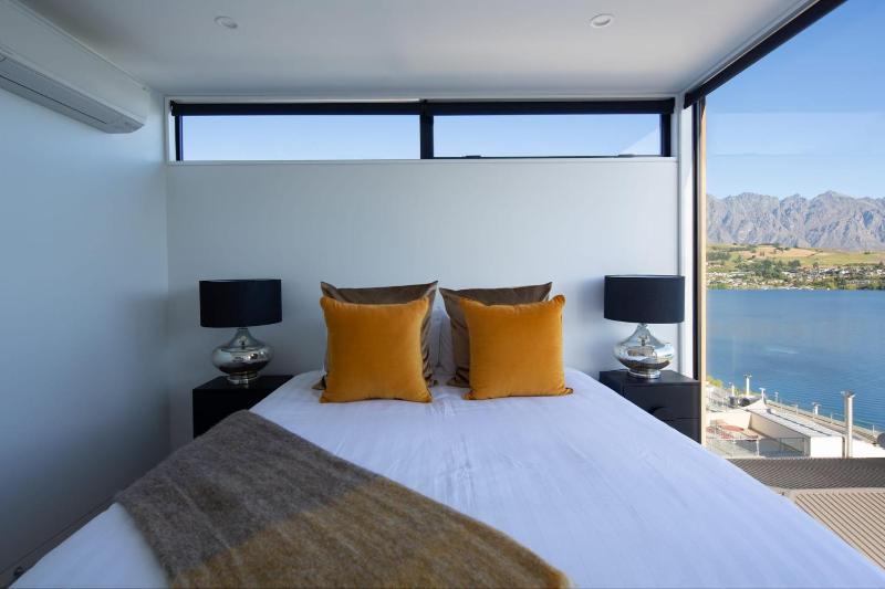Lakehouse 4- Free Parking- Walk To Town- Air Con - image 28