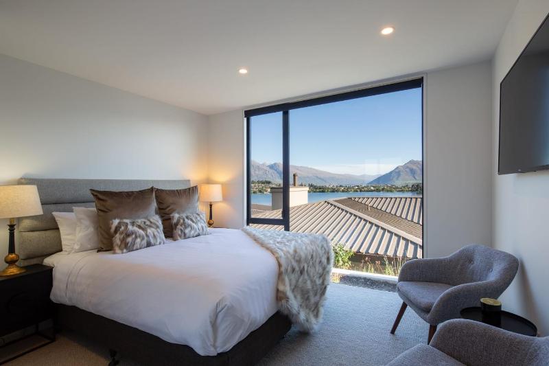 Lakehouse 4- Free Parking- Walk To Town- Air Con - image 34