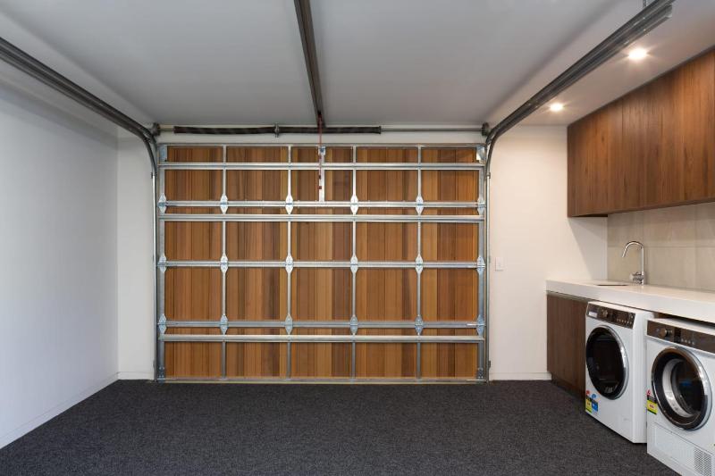 Lakehouse 4- Free Parking- Walk To Town- Air Con - image 29