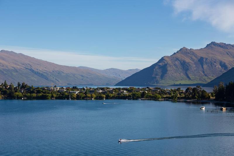 Lakehouse 4- Free Parking- Walk To Town- Air Con - image 14
