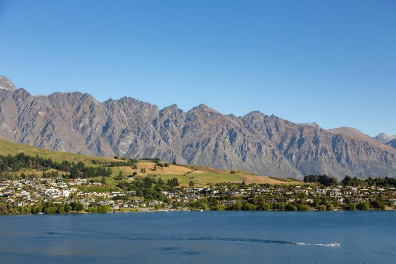 Lakehouse 4- Free Parking- Walk To Town- Air Con - image 20