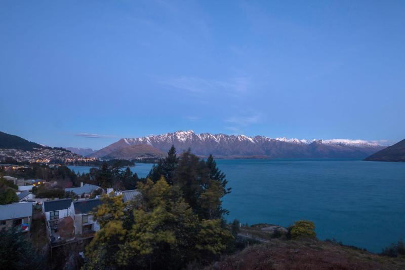 Villa Matau- Gas Fire- Lake Views- AC- BBQ - image 31