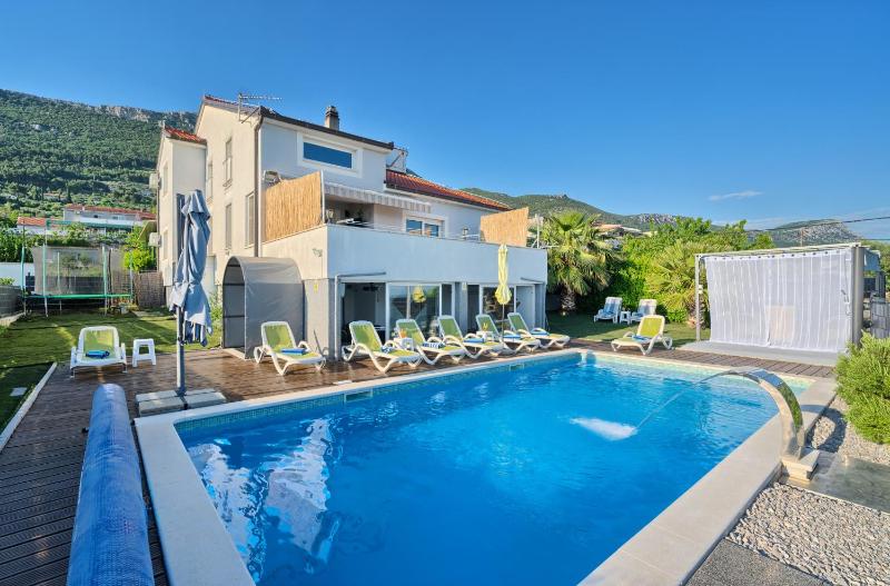 Family friendly house with a swimming pool Kastel Stari Kastela - 22138 - image 14