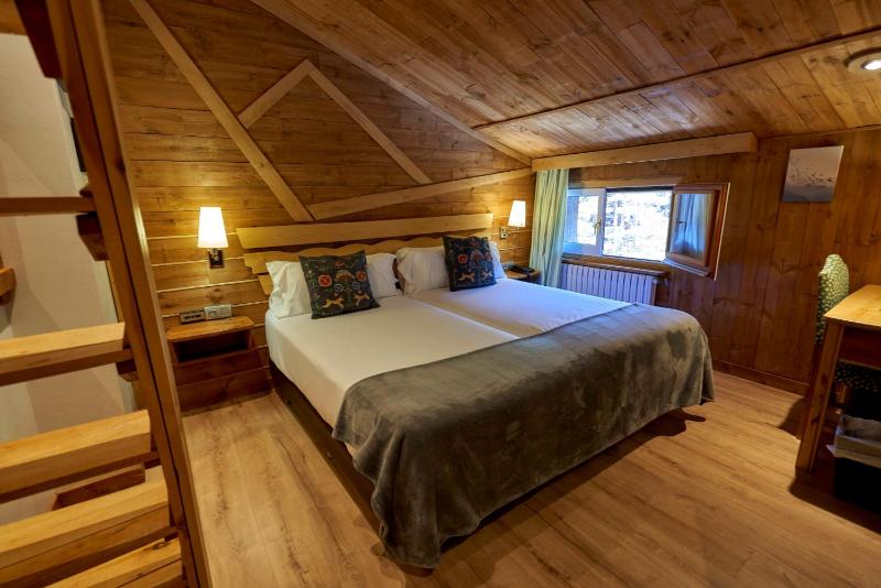 Deluxe Triple Room image 4