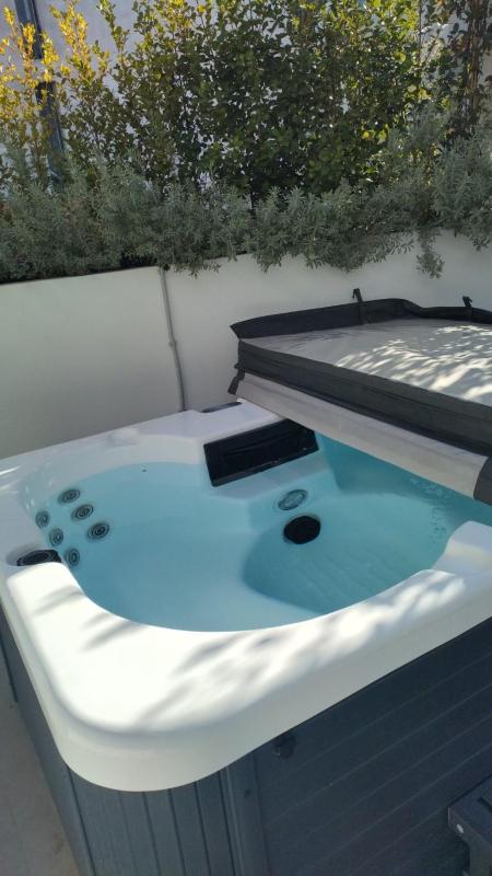 Acropolis Suite with Hot Tub image 1