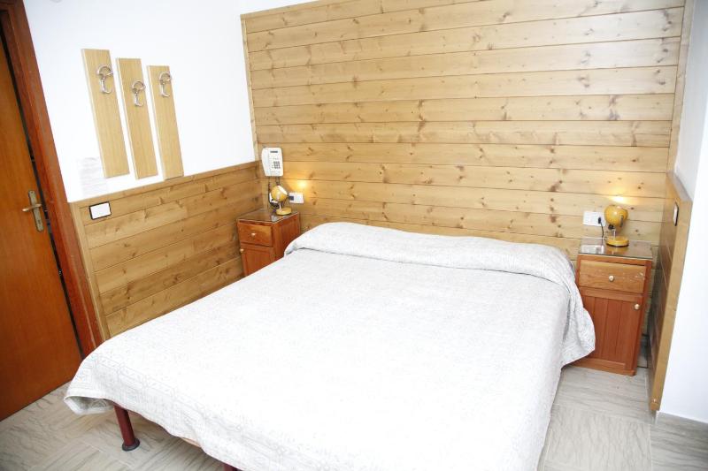 Single Room image 2