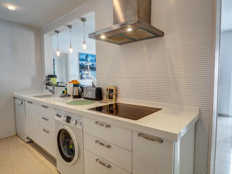 Aolani Apartment by Hello Homes Sitges - image 8