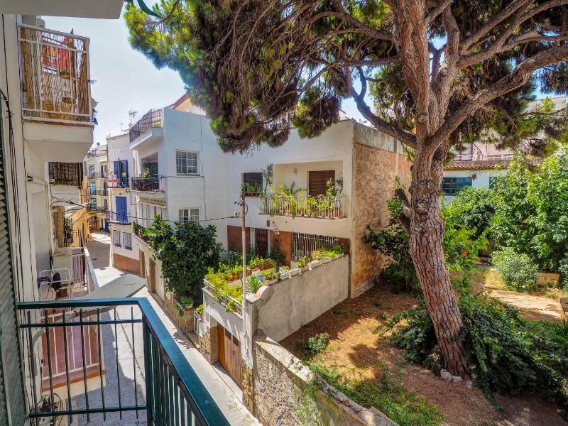 Aolani Apartment by Hello Homes Sitges - image 12