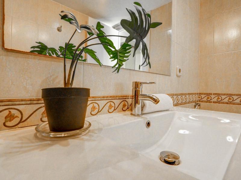 Diamond by Hello Homes Sitges - image 10