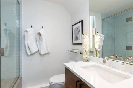 Aspen Core Renovated 2 BR 2 BA with AC - image 31