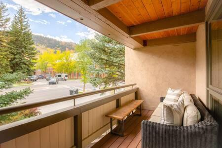 Aspen Core Renovated 2 BR 2 BA with AC - image 11