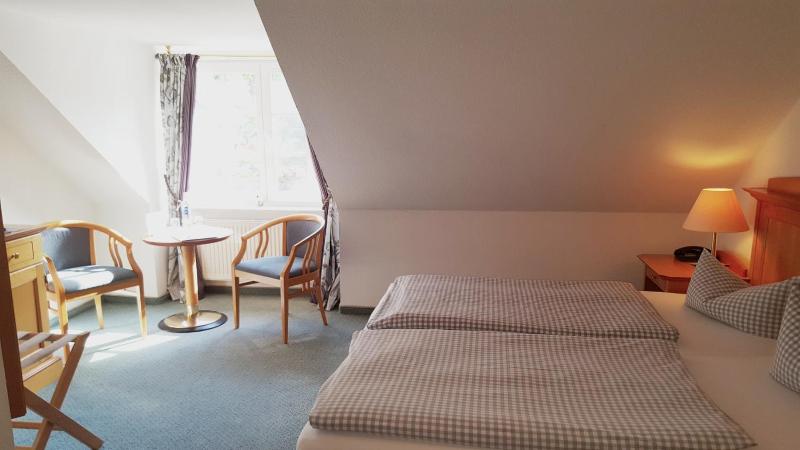 Double Room image 3